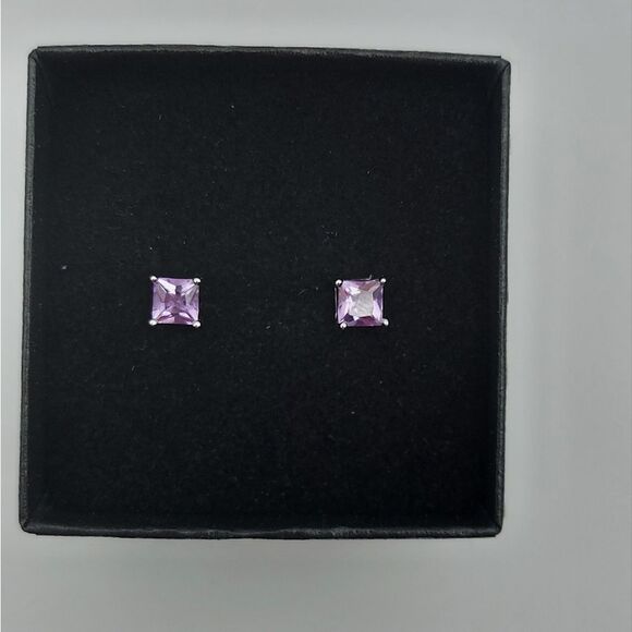 0.56 Carat Brazilian Amethyst Earrings - Picture 2 of 9